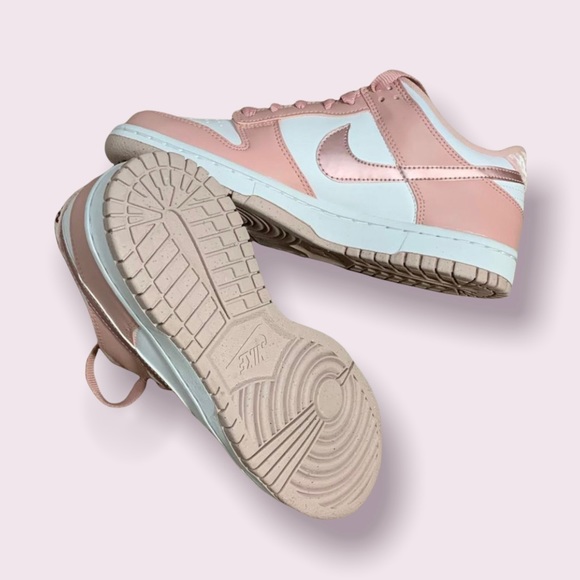 Nike Dunk Low Velvet - Picture 1 of 2